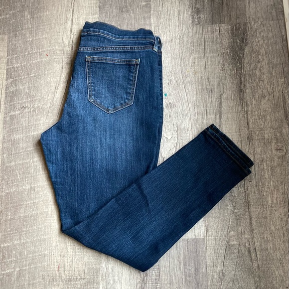 Old Navy size 10 short - Picture 2 of 2